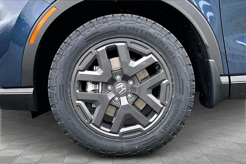 new 2026 Honda CR-V Hybrid car, priced at $40,250