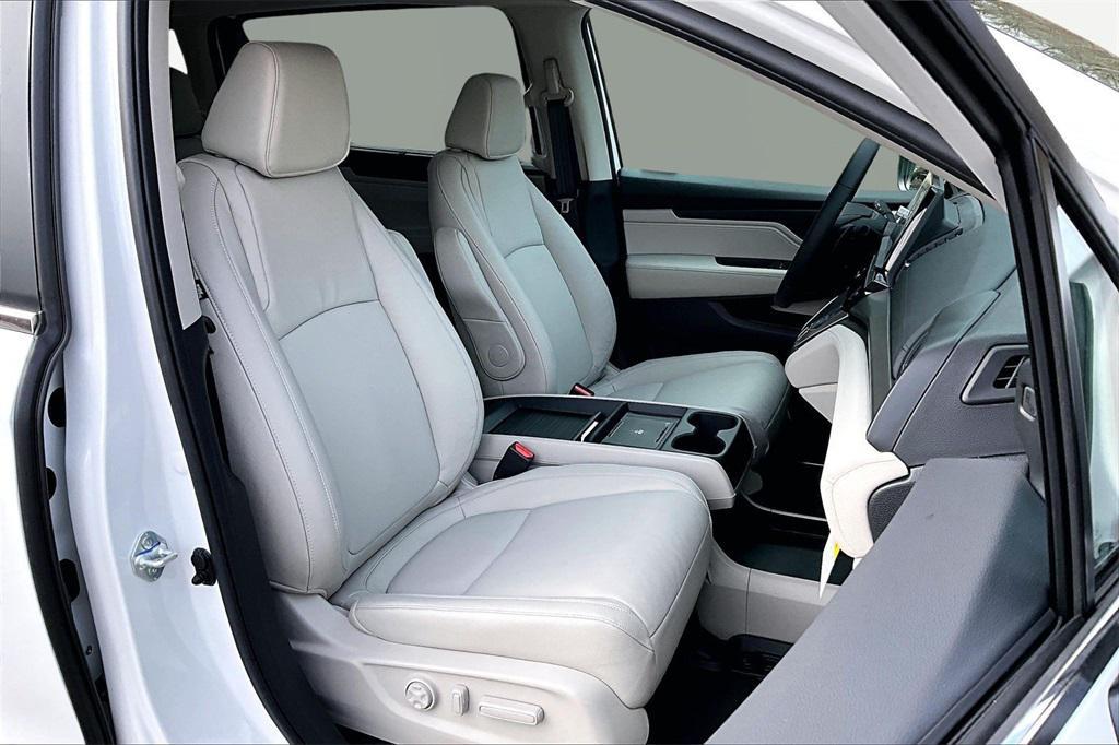 new 2026 Honda Odyssey car, priced at $44,745