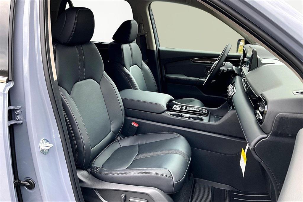 new 2025 Honda Pilot car, priced at $53,450