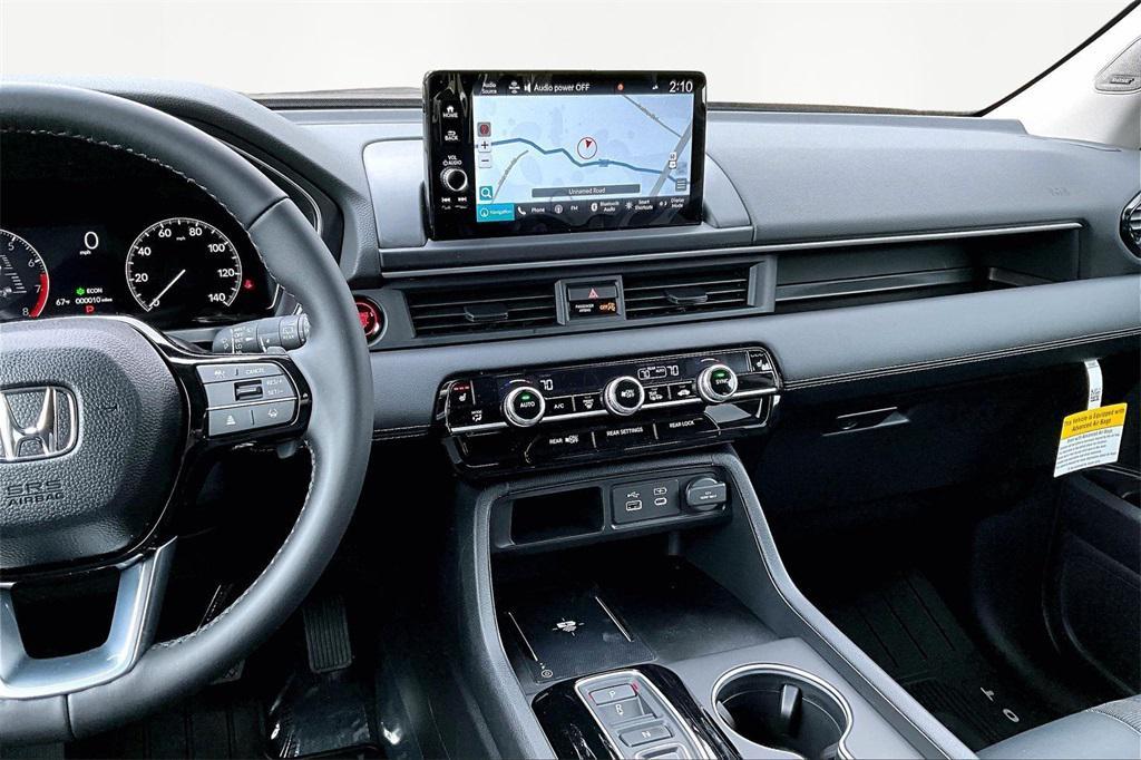 new 2025 Honda Pilot car, priced at $53,450