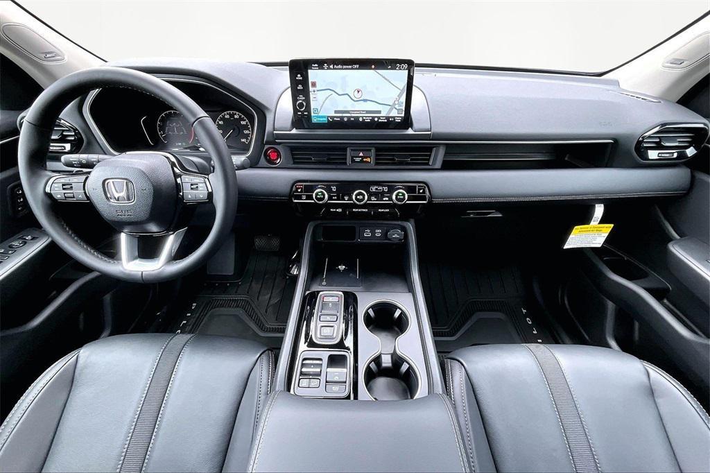 new 2025 Honda Pilot car, priced at $53,450