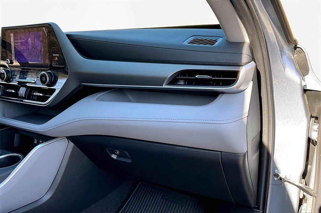 used 2023 Toyota Highlander car, priced at $30,269