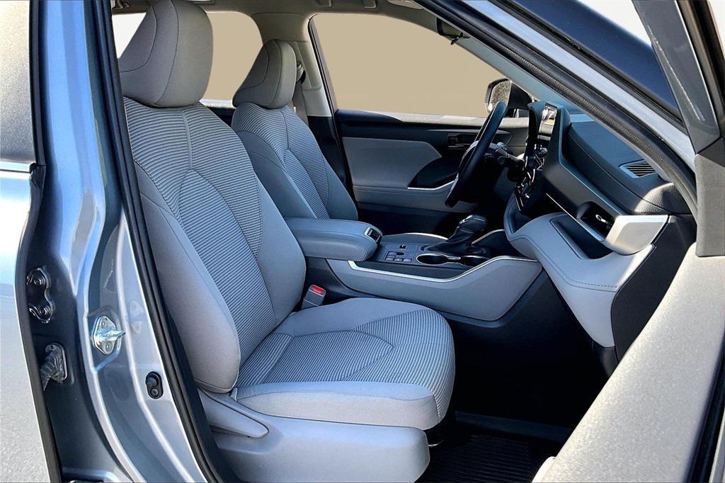 used 2023 Toyota Highlander car, priced at $30,269