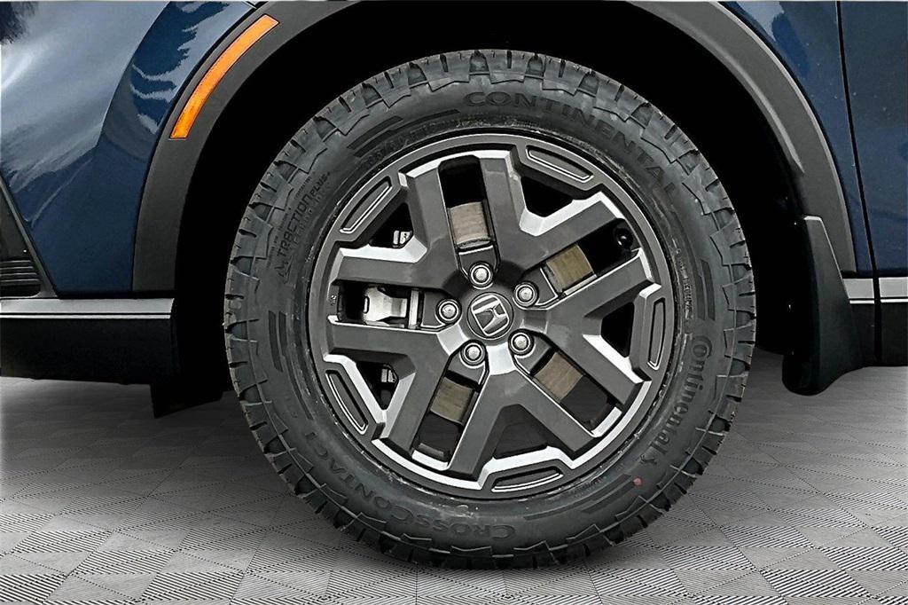 new 2026 Honda CR-V Hybrid car, priced at $40,250