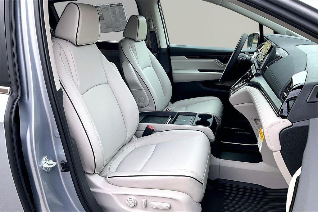 new 2026 Honda Odyssey car, priced at $48,990