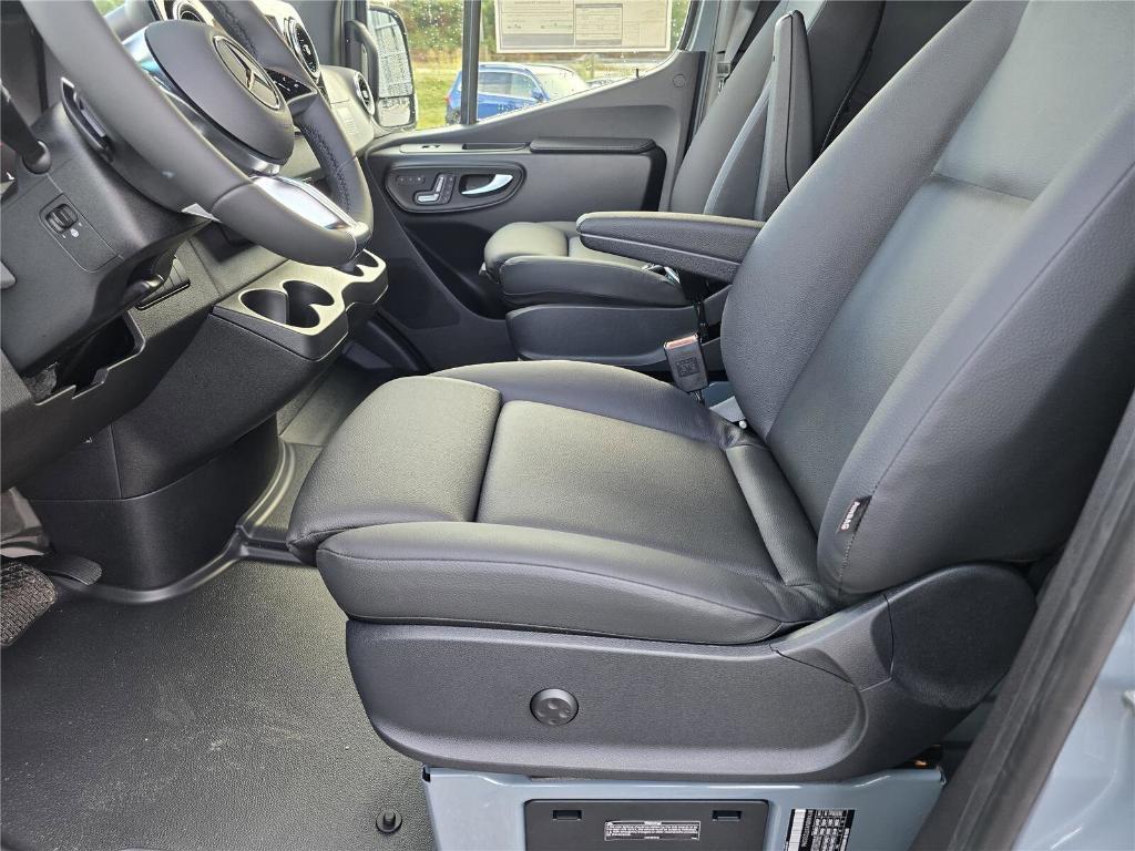 new 2026 Mercedes-Benz Sprinter 2500 car, priced at $75,143