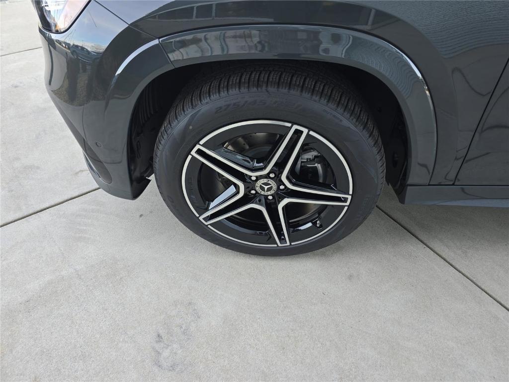 new 2026 Mercedes-Benz GLS 450 car, priced at $97,100
