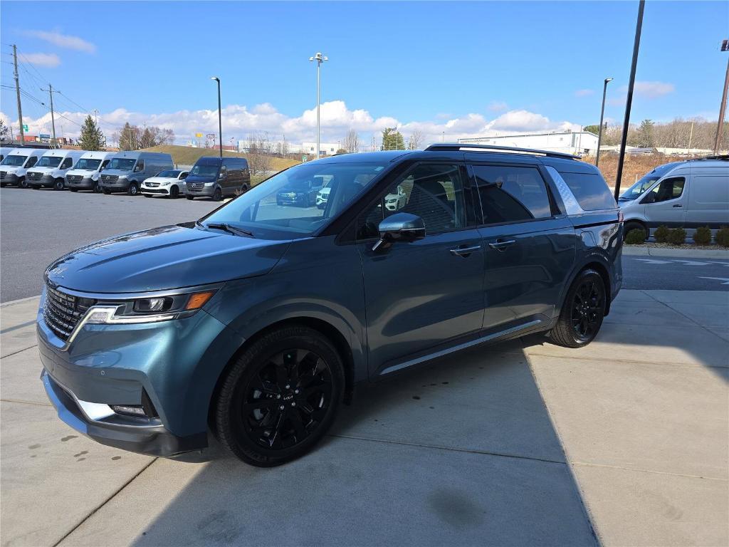 used 2023 Kia Carnival car, priced at $34,937