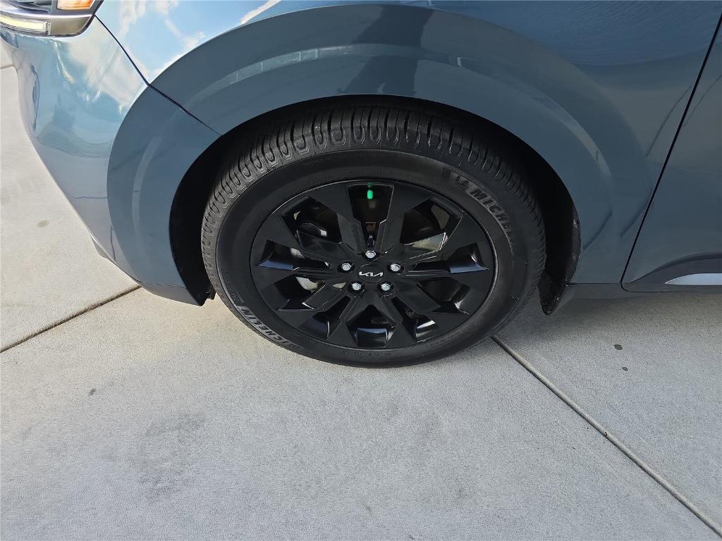 used 2023 Kia Carnival car, priced at $34,937