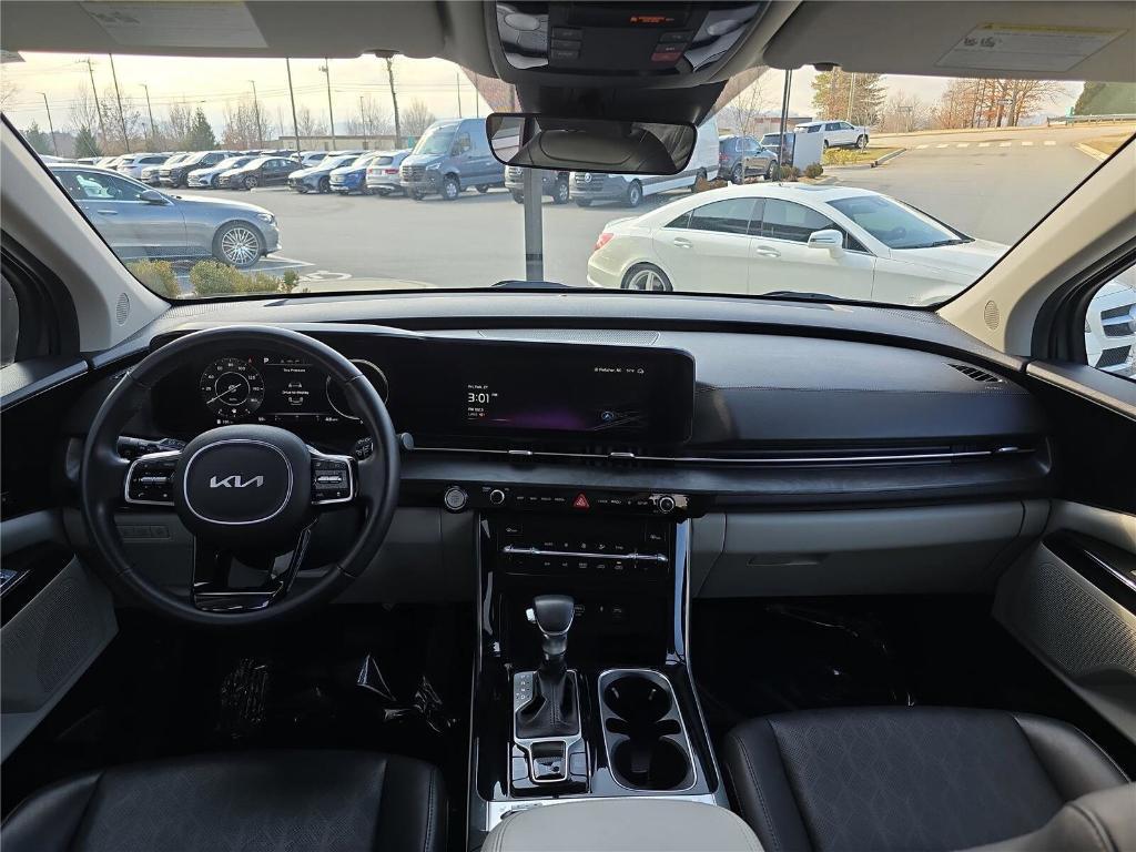 used 2023 Kia Carnival car, priced at $34,937