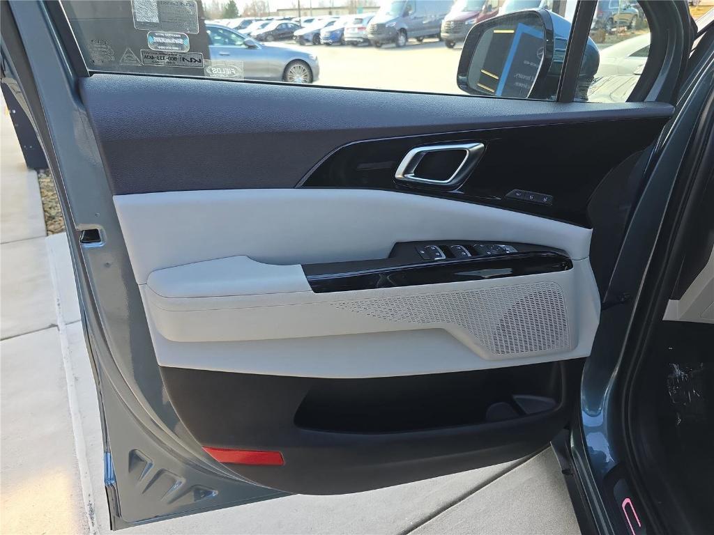 used 2023 Kia Carnival car, priced at $34,937