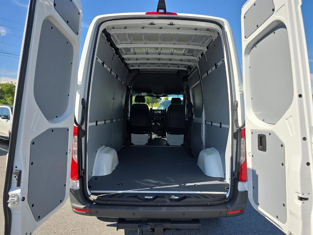 new 2025 Mercedes-Benz Sprinter 2500 car, priced at $66,011