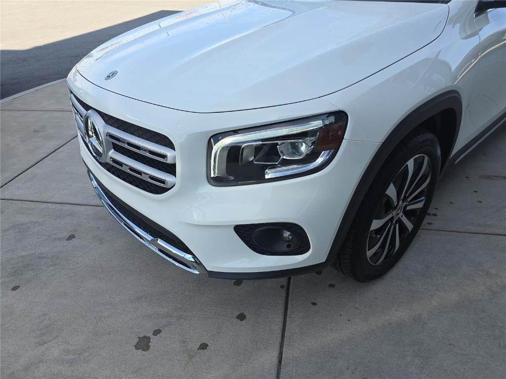 used 2022 Mercedes-Benz GLB 250 car, priced at $27,625