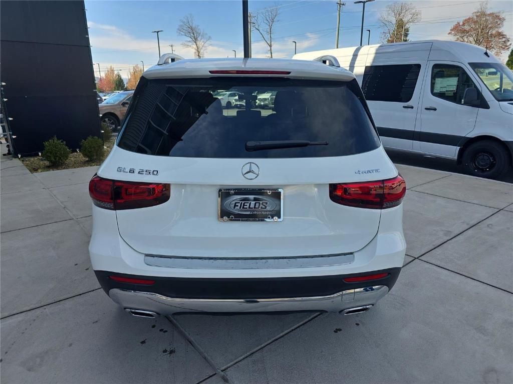 used 2022 Mercedes-Benz GLB 250 car, priced at $27,625