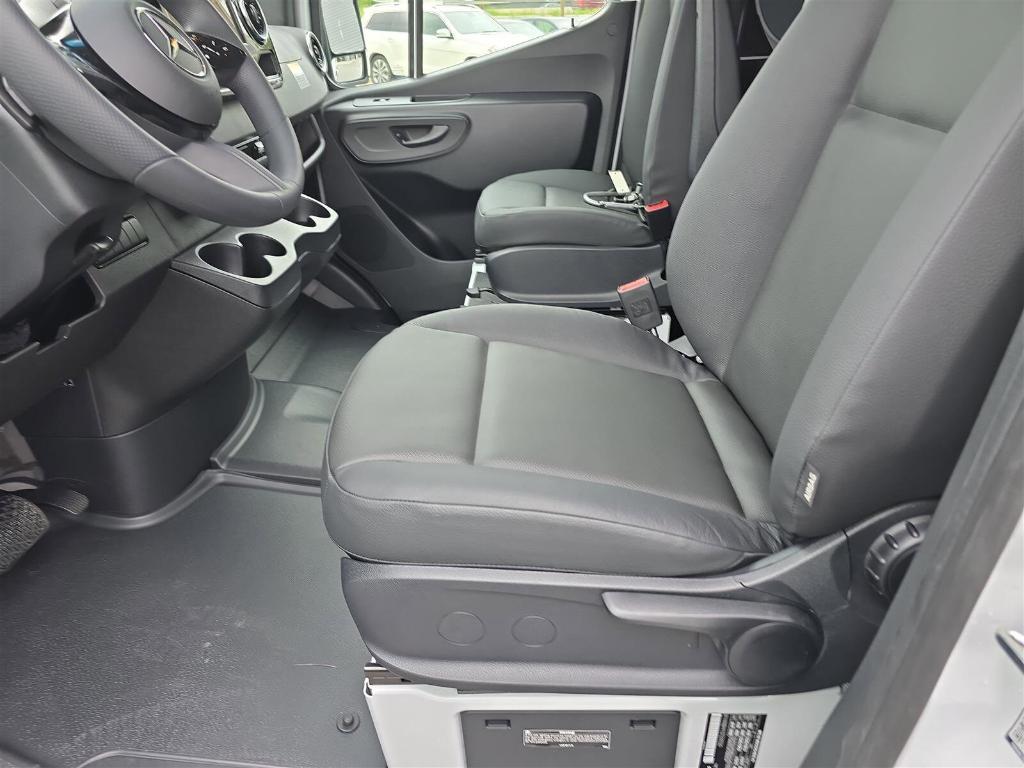 new 2025 Mercedes-Benz Sprinter 2500 car, priced at $66,011
