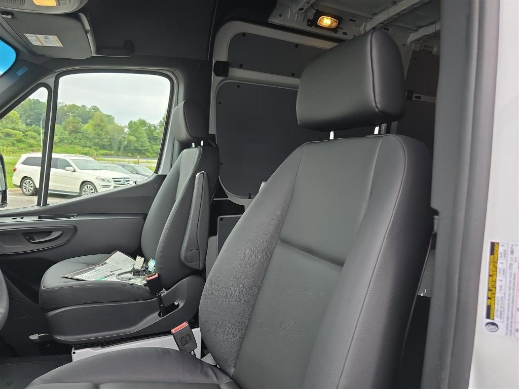 new 2025 Mercedes-Benz Sprinter 2500 car, priced at $66,011