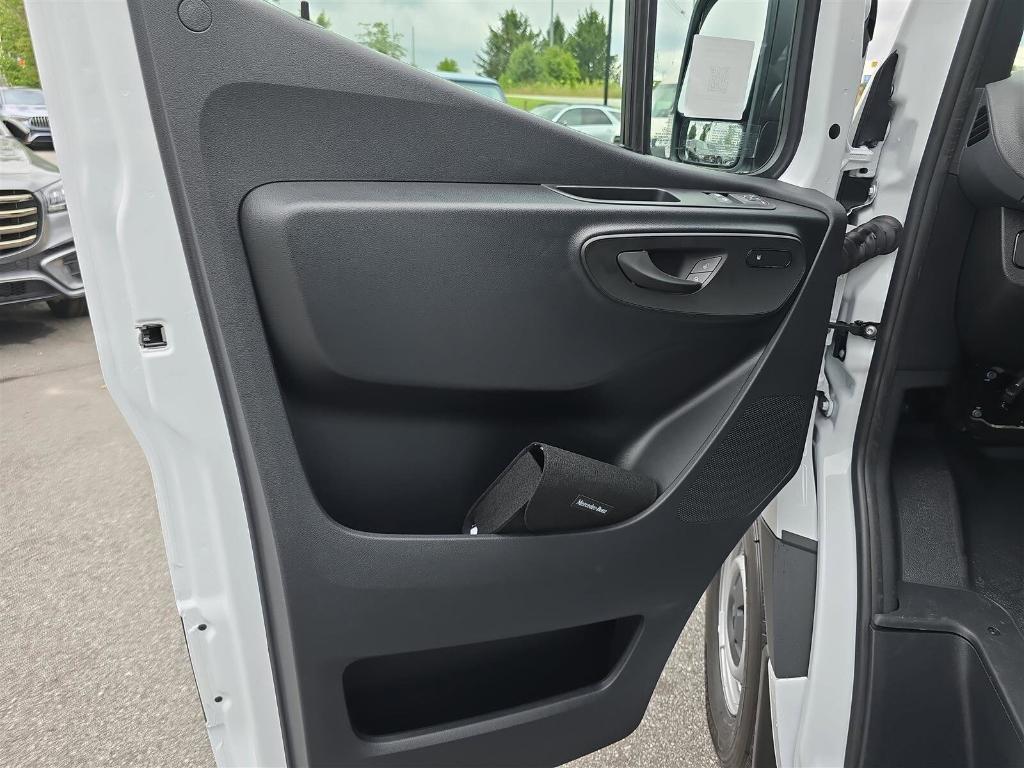 new 2025 Mercedes-Benz Sprinter 2500 car, priced at $66,011