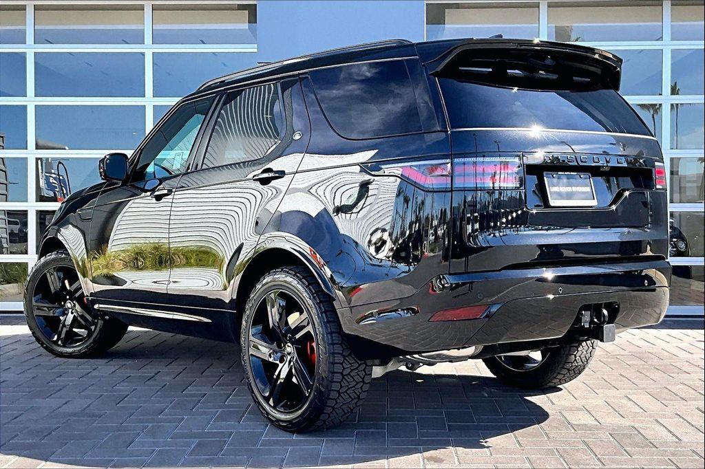 new 2026 Land Rover Discovery car, priced at $78,771