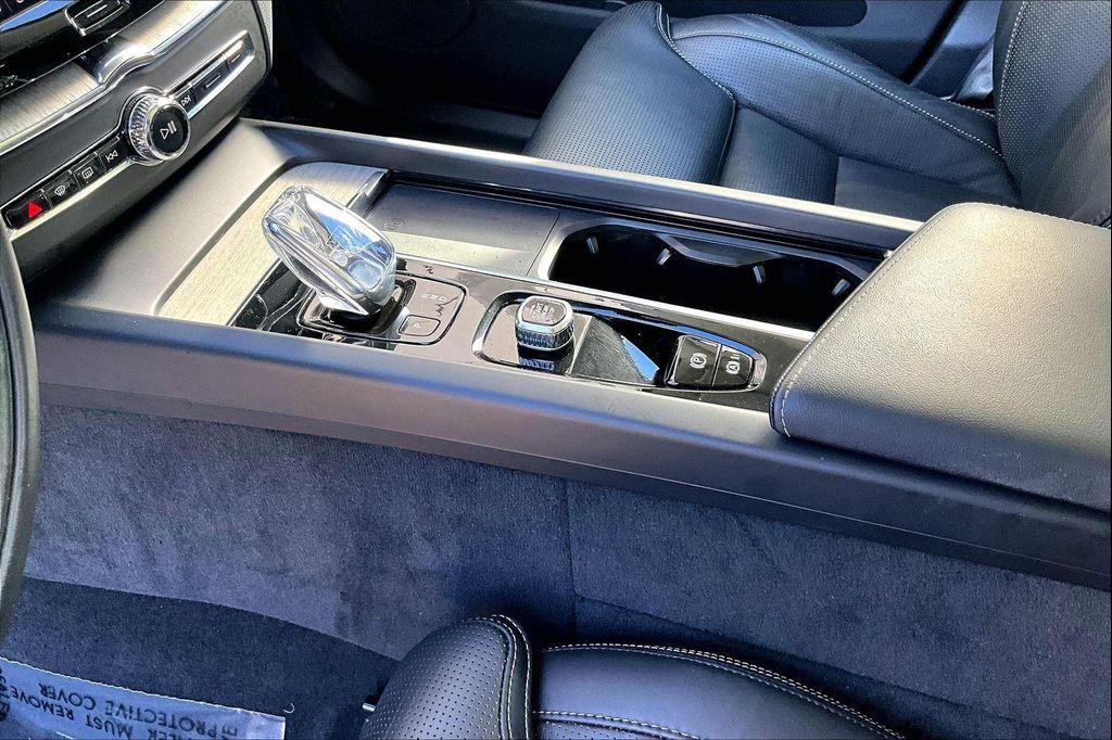 used 2022 Volvo XC60 Recharge Plug-In Hybrid car, priced at $37,441