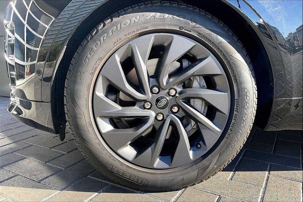 used 2023 Land Rover Discovery car, priced at $38,983