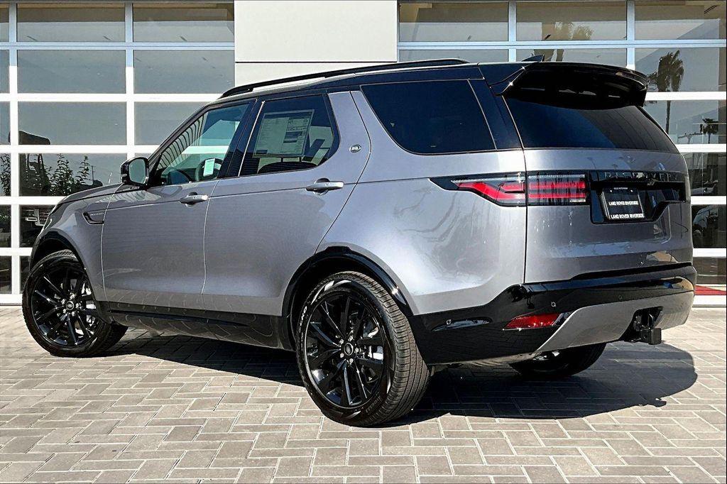new 2026 Land Rover Discovery car, priced at $69,851