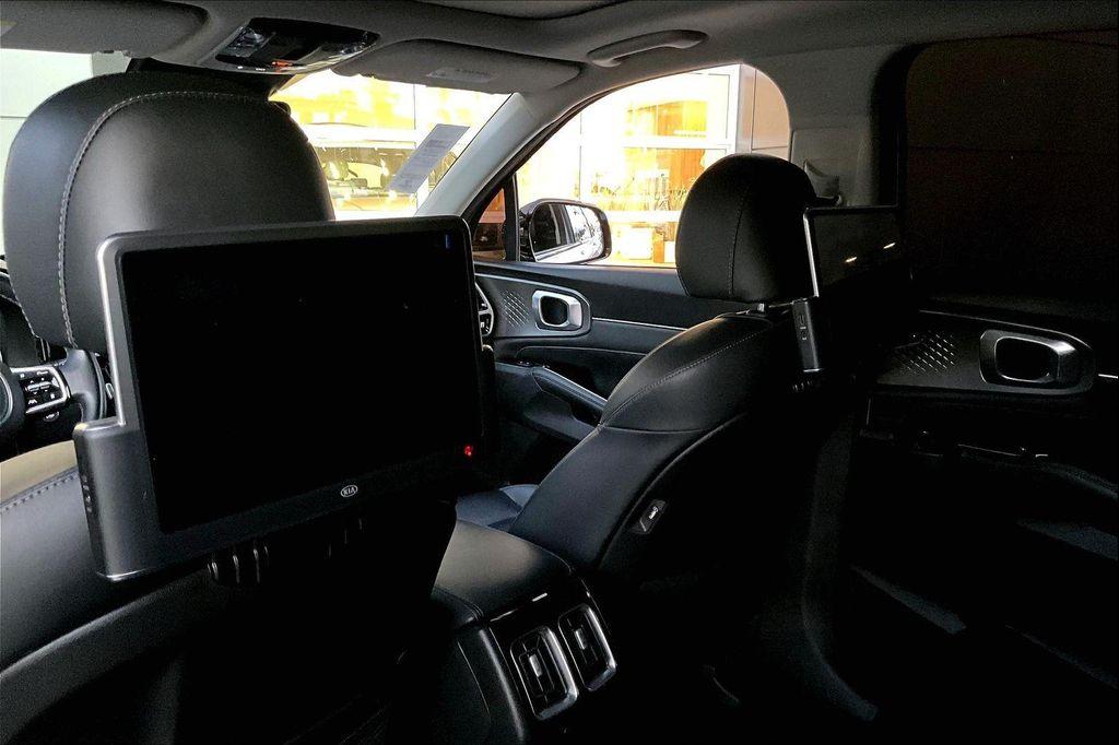 used 2022 Kia Sorento car, priced at $24,982