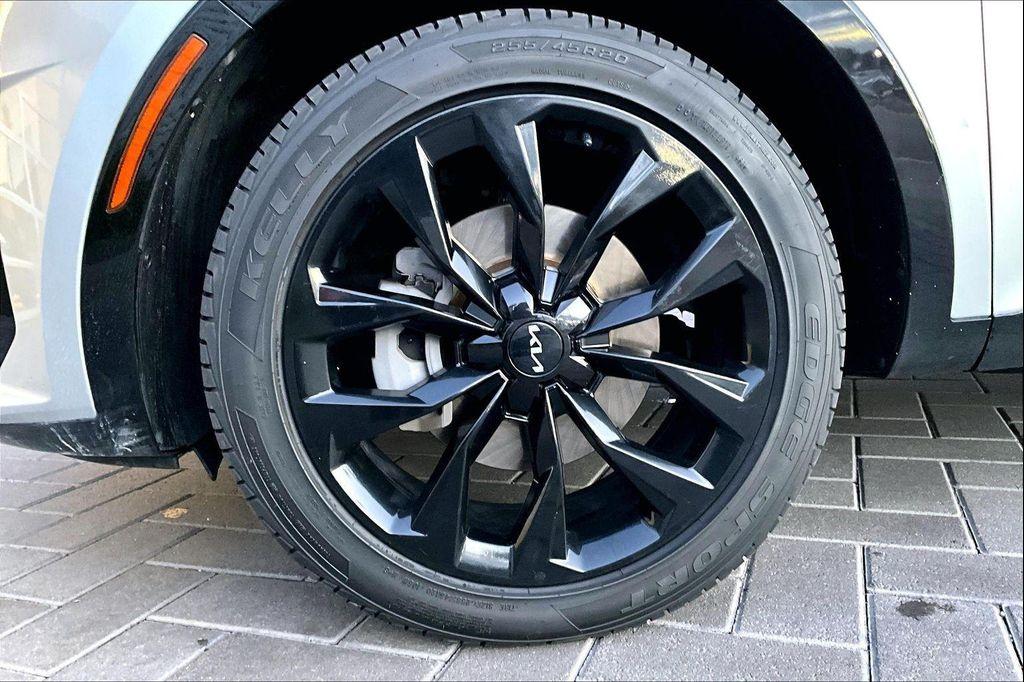 used 2022 Kia Sorento car, priced at $24,982