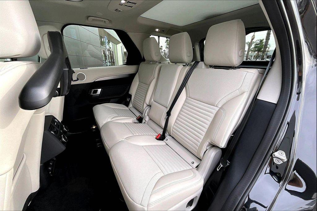 new 2026 Land Rover Discovery car, priced at $76,801