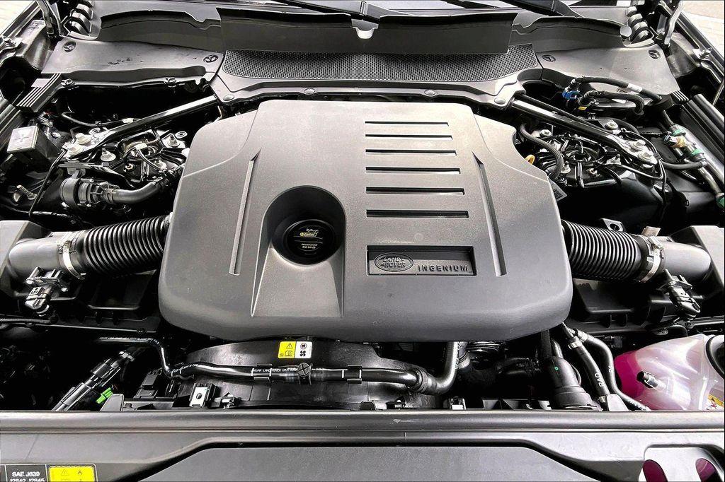 new 2026 Land Rover Discovery car, priced at $76,801