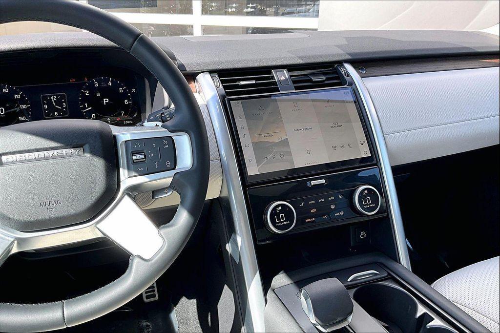 used 2025 Land Rover Discovery car, priced at $55,451