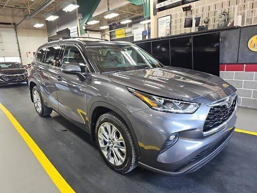 used 2020 Toyota Highlander car, priced at $37,990