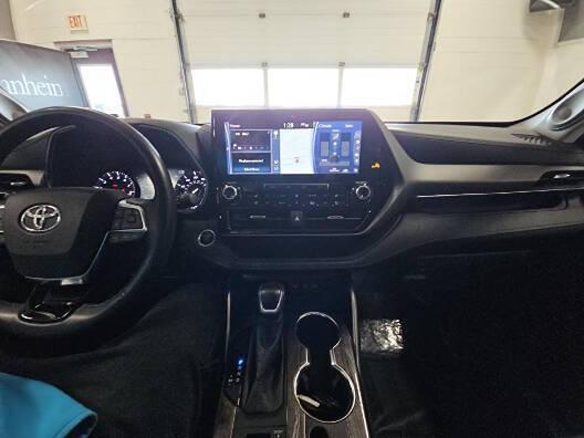 used 2020 Toyota Highlander car, priced at $37,990