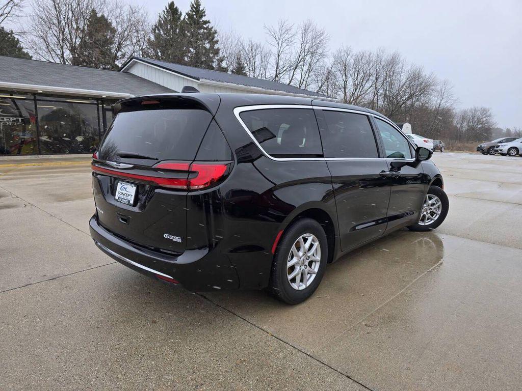used 2024 Chrysler Pacifica car, priced at $34,590