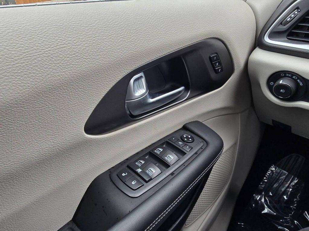 used 2024 Chrysler Pacifica car, priced at $34,590