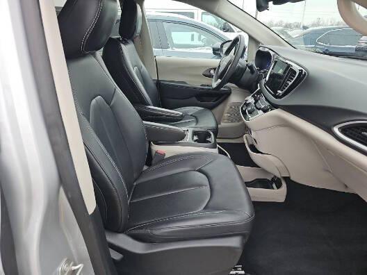 used 2024 Chrysler Pacifica car, priced at $31,590