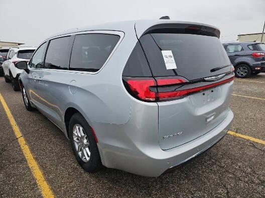 used 2024 Chrysler Pacifica car, priced at $31,590