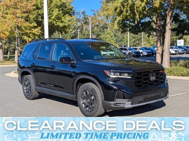 new 2025 Honda Pilot car, priced at $50,895