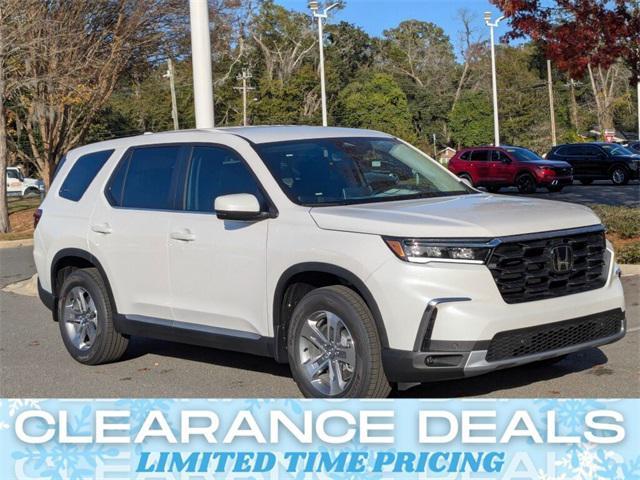 new 2025 Honda Pilot car, priced at $45,450