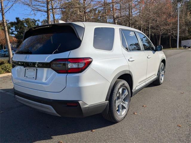 new 2025 Honda Pilot car, priced at $45,450