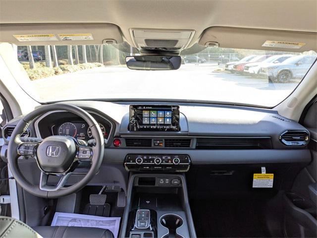 new 2025 Honda Pilot car, priced at $45,450