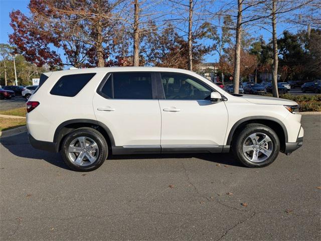 new 2025 Honda Pilot car, priced at $45,450