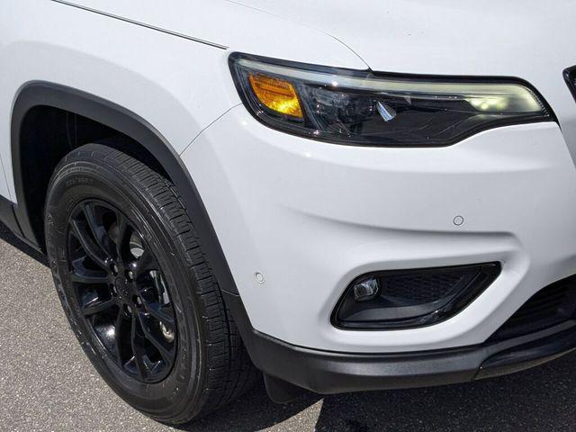 used 2023 Jeep Cherokee car, priced at $25,390
