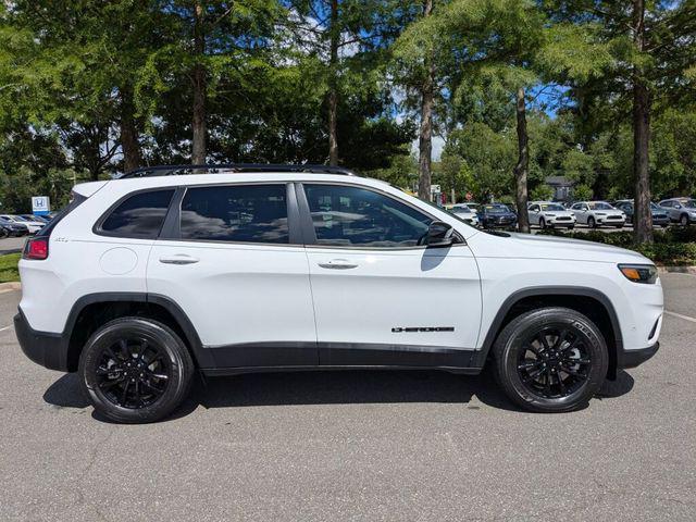 used 2023 Jeep Cherokee car, priced at $25,390