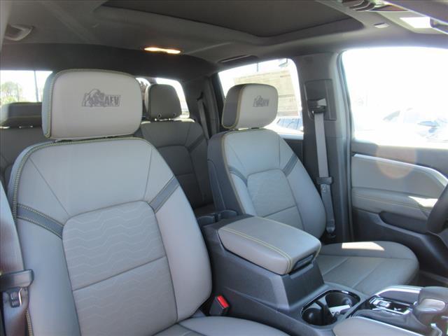 new 2025 Chevrolet Colorado car