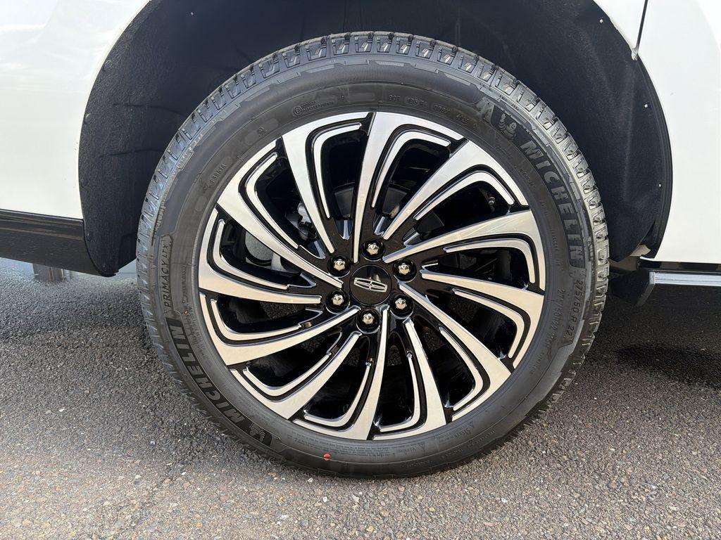 new 2025 Lincoln Navigator car, priced at $121,585