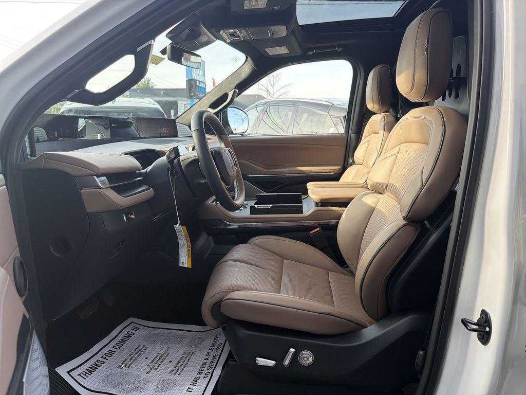 new 2025 Lincoln Navigator car, priced at $121,585