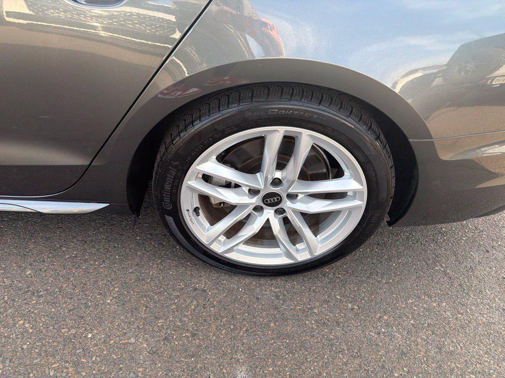 Audi A4 view 31