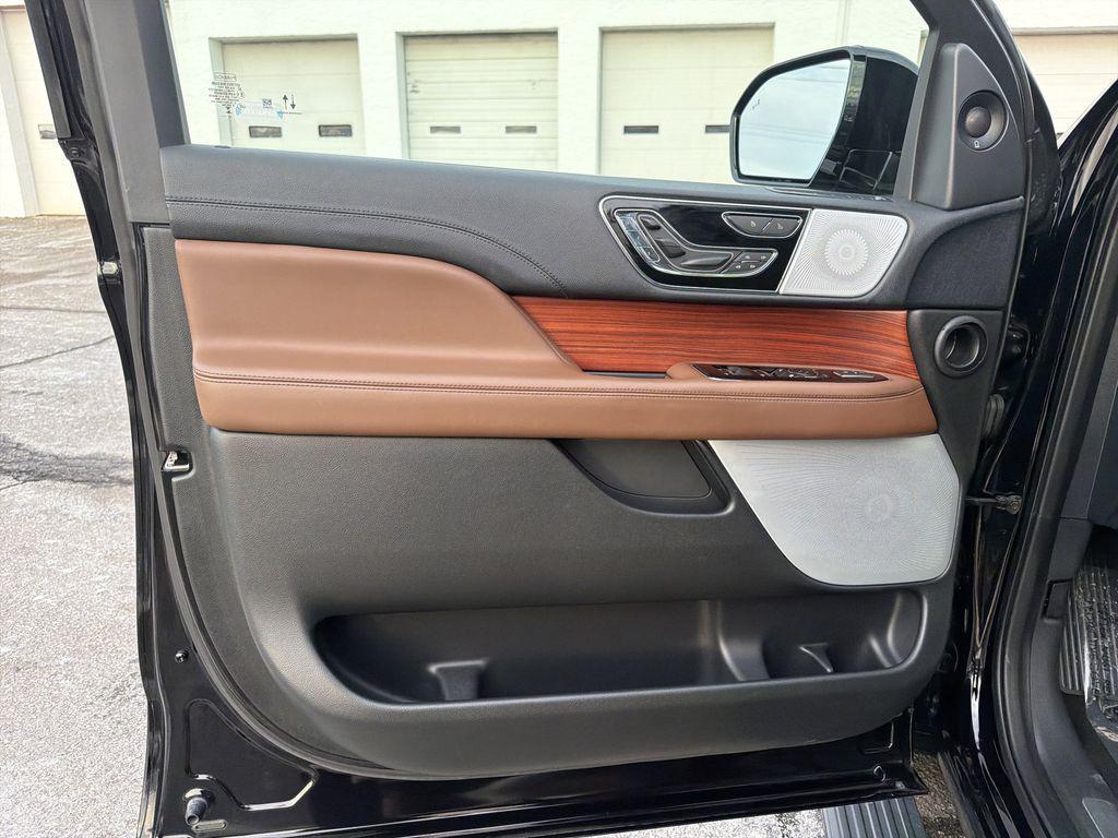 used 2024 Lincoln Navigator car, priced at $70,890