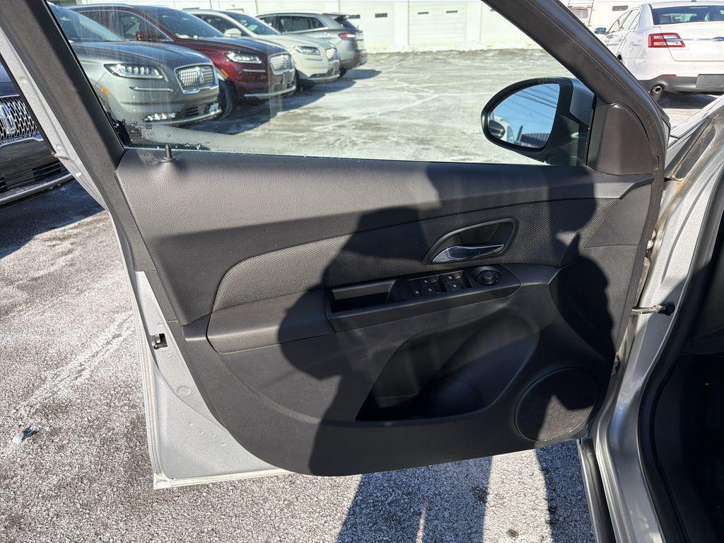 used 2014 Chevrolet Cruze car, priced at $6,890