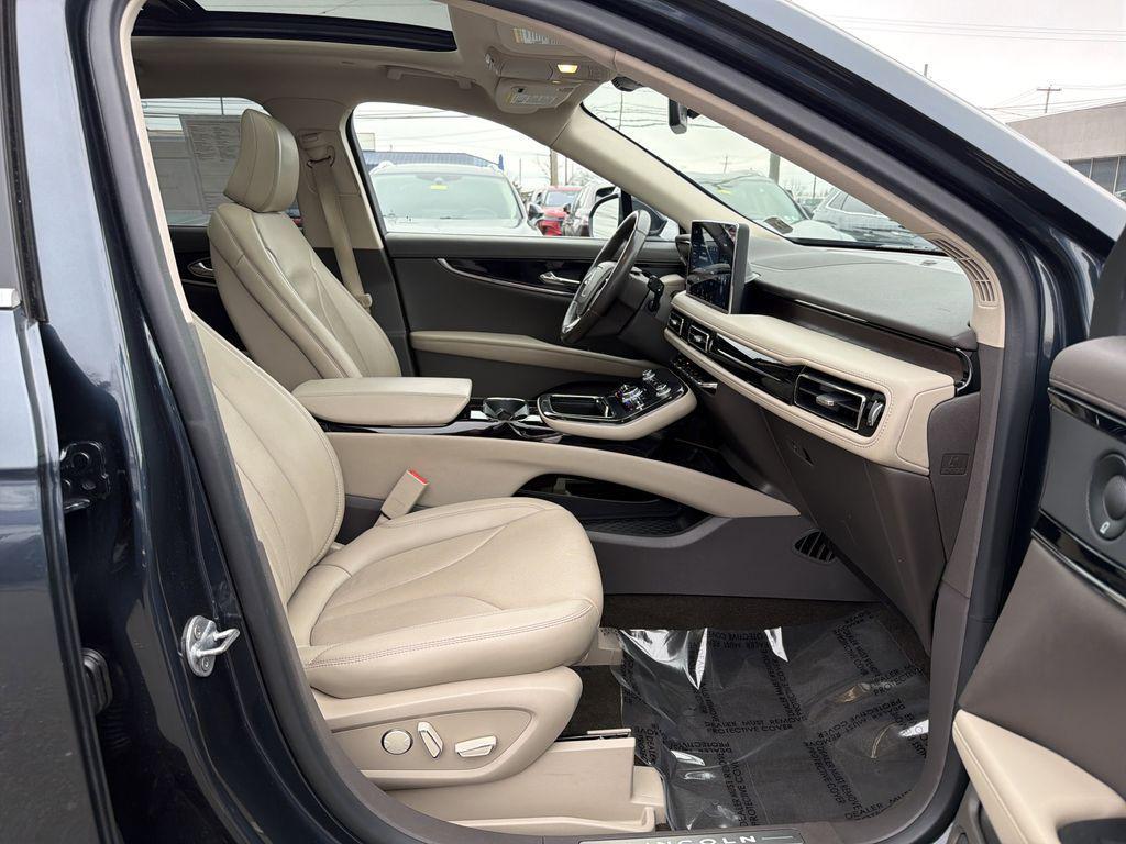 used 2022 Lincoln Nautilus car, priced at $33,890